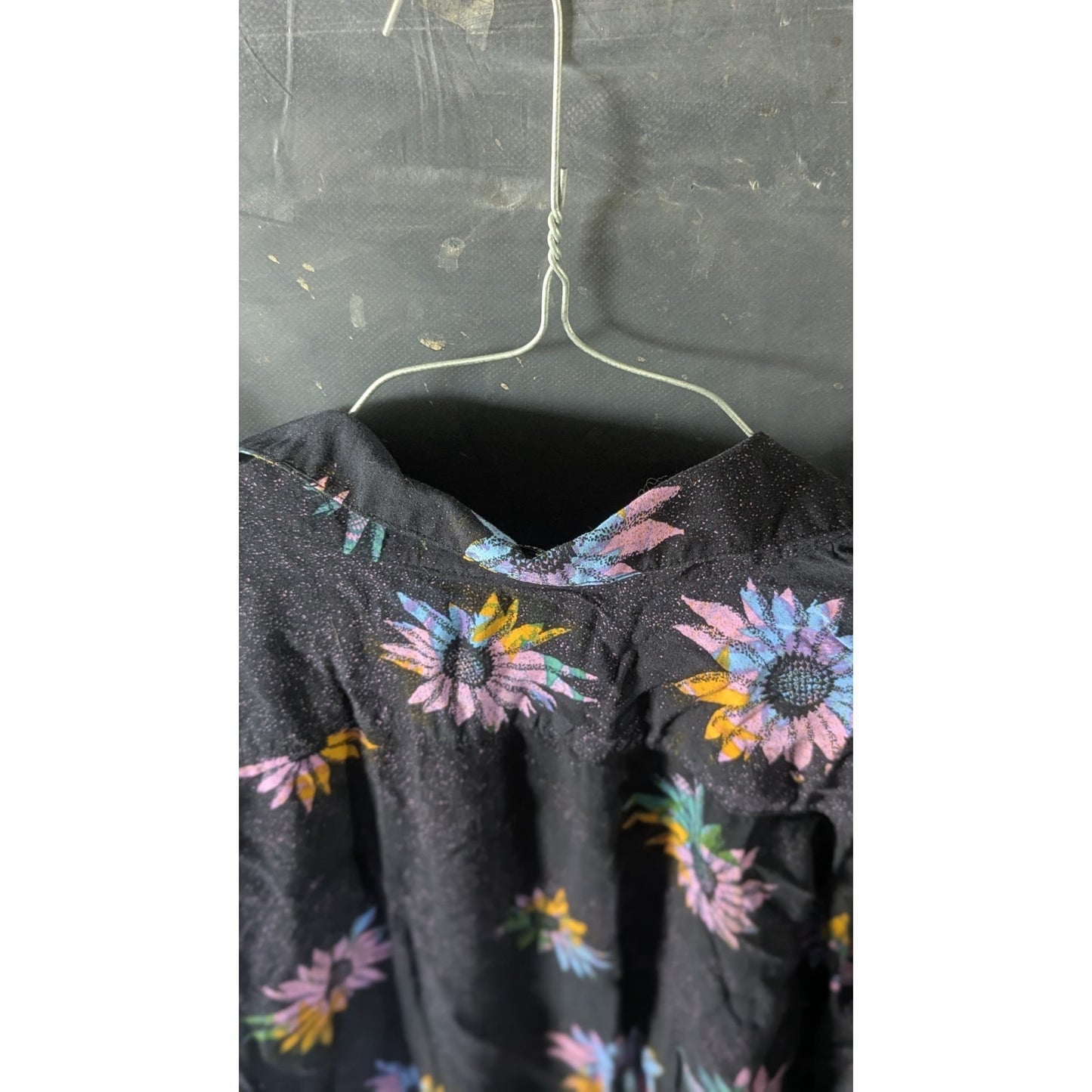 Volcom Mens Shirt Size L Black Floral Print Short Sleeve Button Up Classic Fit