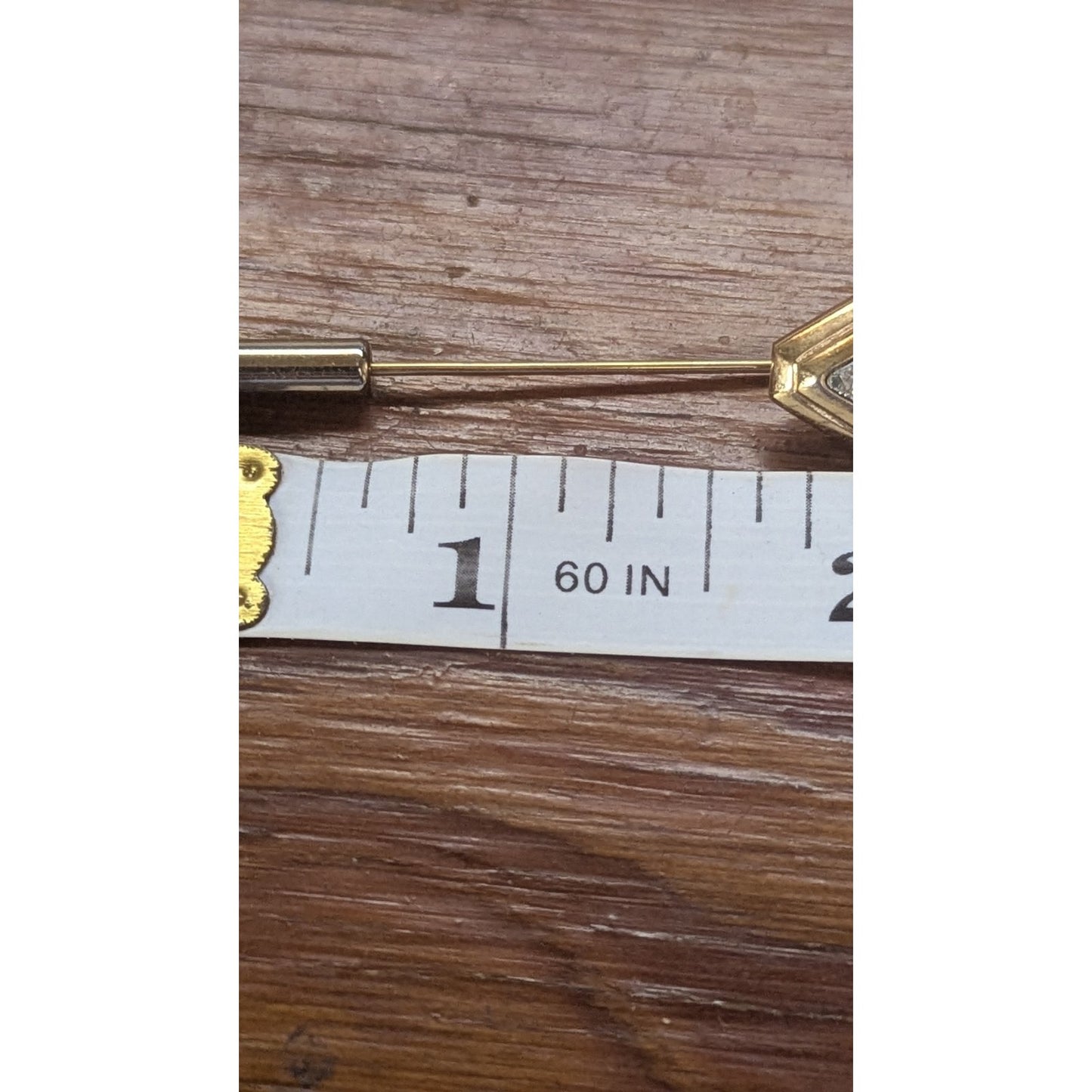 Signed Avon Gold Tone Pave Rhinestone Diamond Shape Stickpin Hat Pin w/ Cap