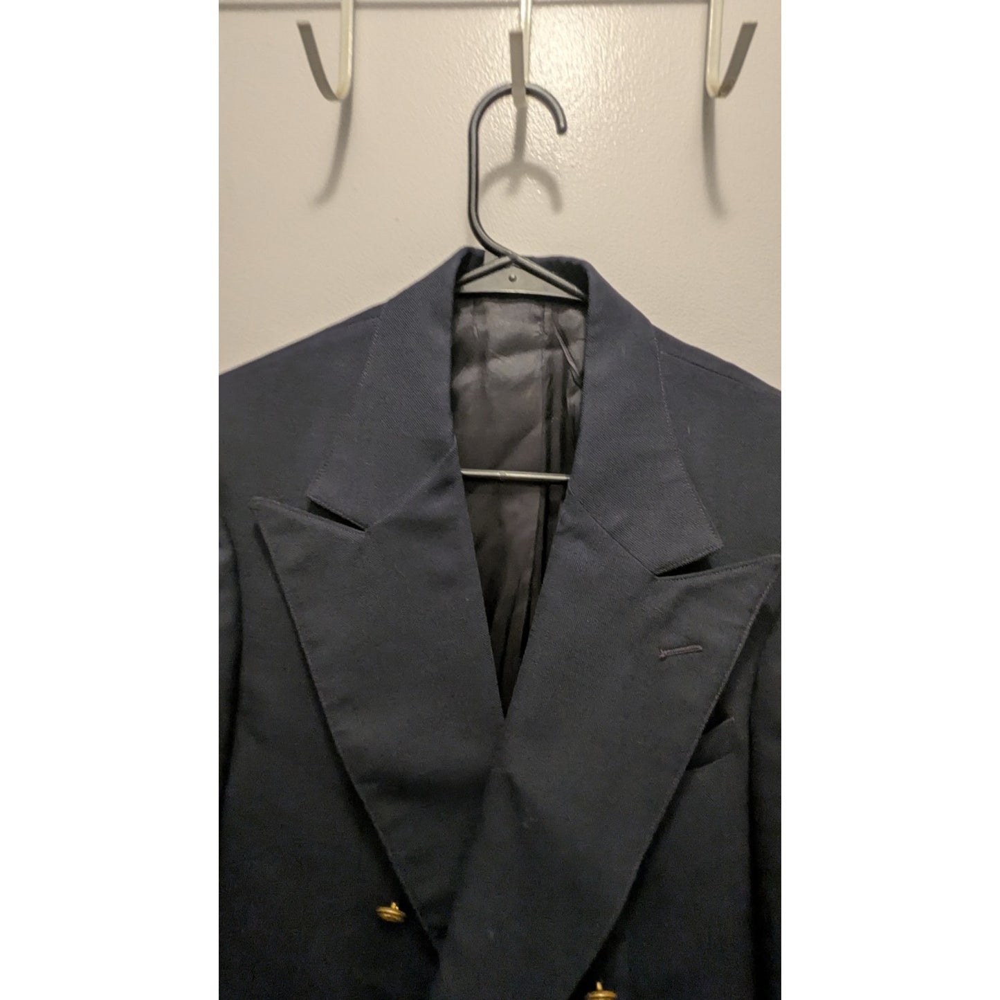 Bachrach Blazer Navy Blue Gold Buttons Business Size 40R Chest:40 Length:30