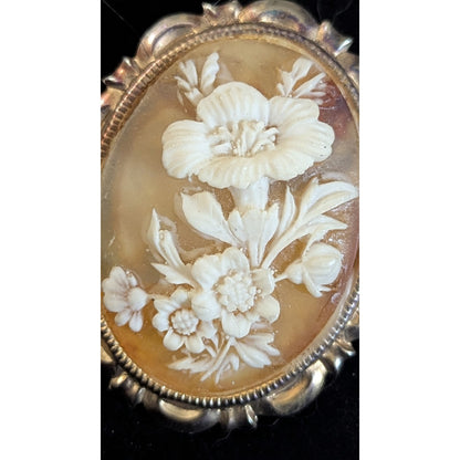 Vtg Gold Tone Faux Shell Cameo Flower Floral White Iridescent Scarf Clip