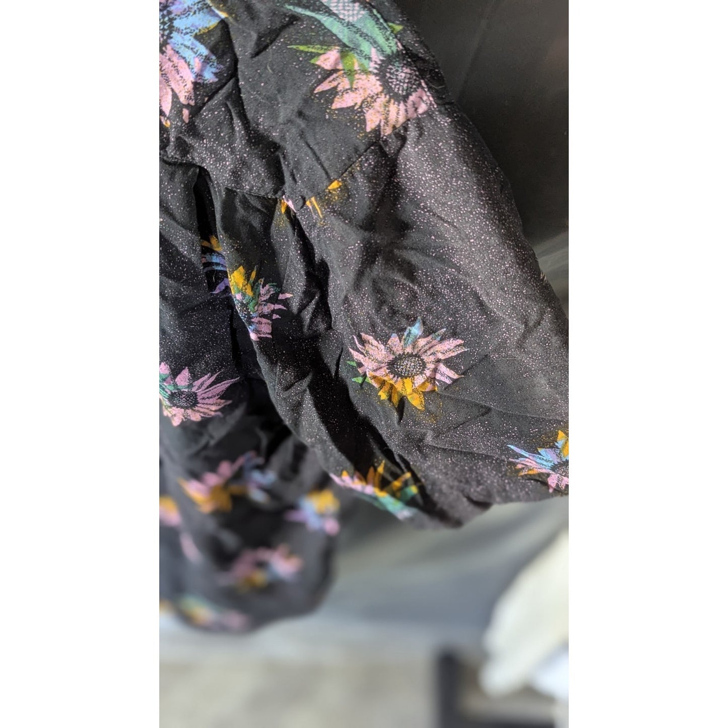 Volcom Mens Shirt Size L Black Floral Print Short Sleeve Button Up Classic Fit