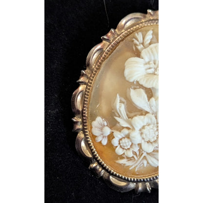 Vtg Gold Tone Faux Shell Cameo Flower Floral White Iridescent Scarf Clip