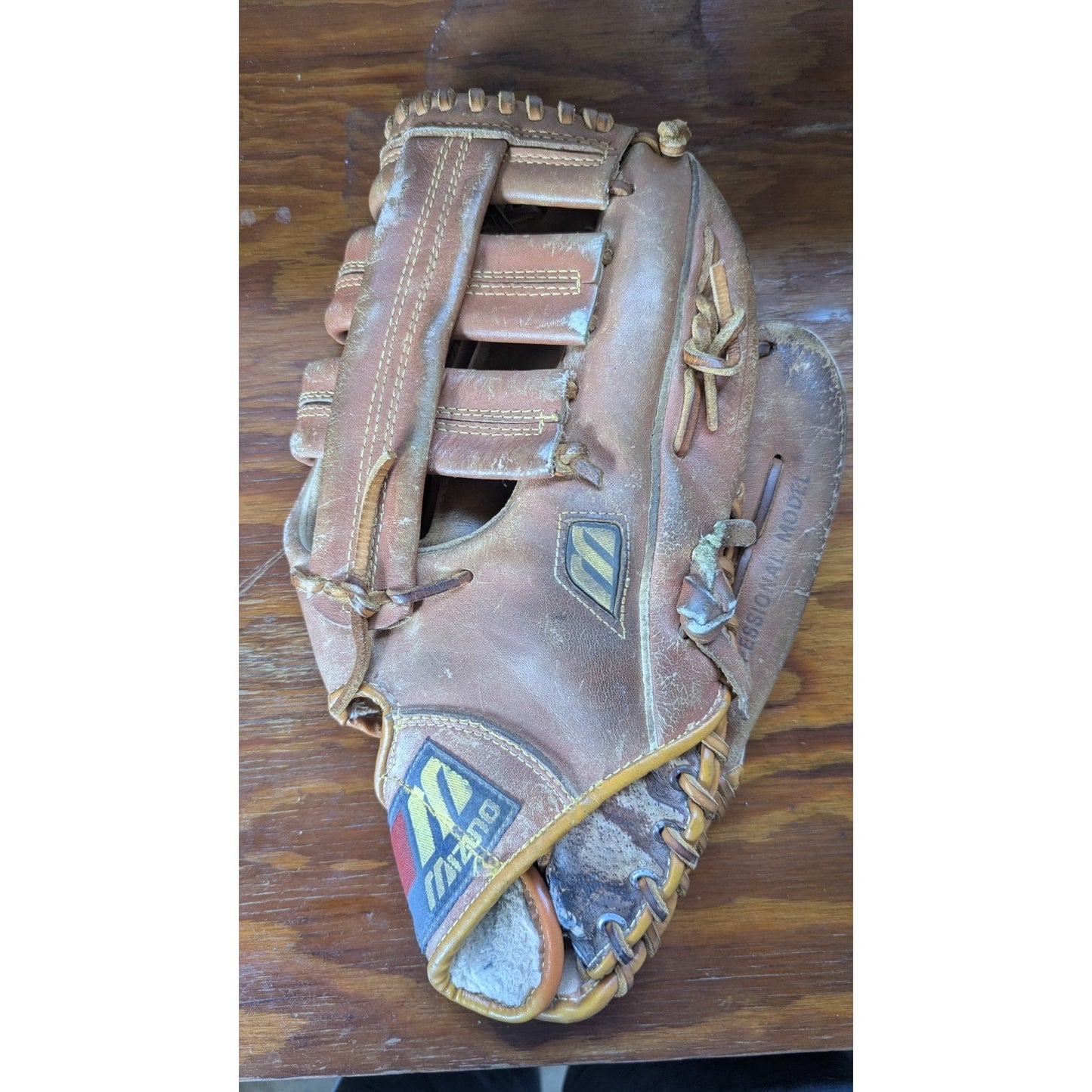 Mizuno Professional Model Vintage Baseball Glove RHT Brown Leather Right Throw