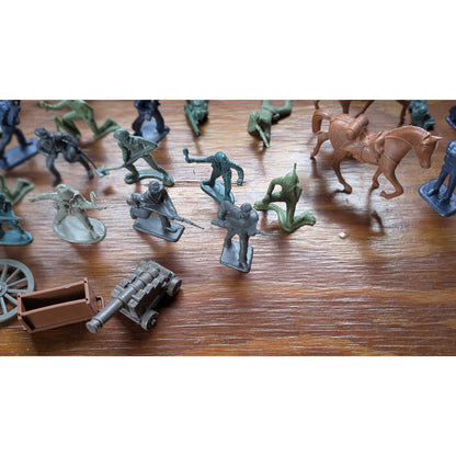 Plastic Civil War Toy Soldier Lot 50+ Figures Cannon Horses Cavalry Infantry