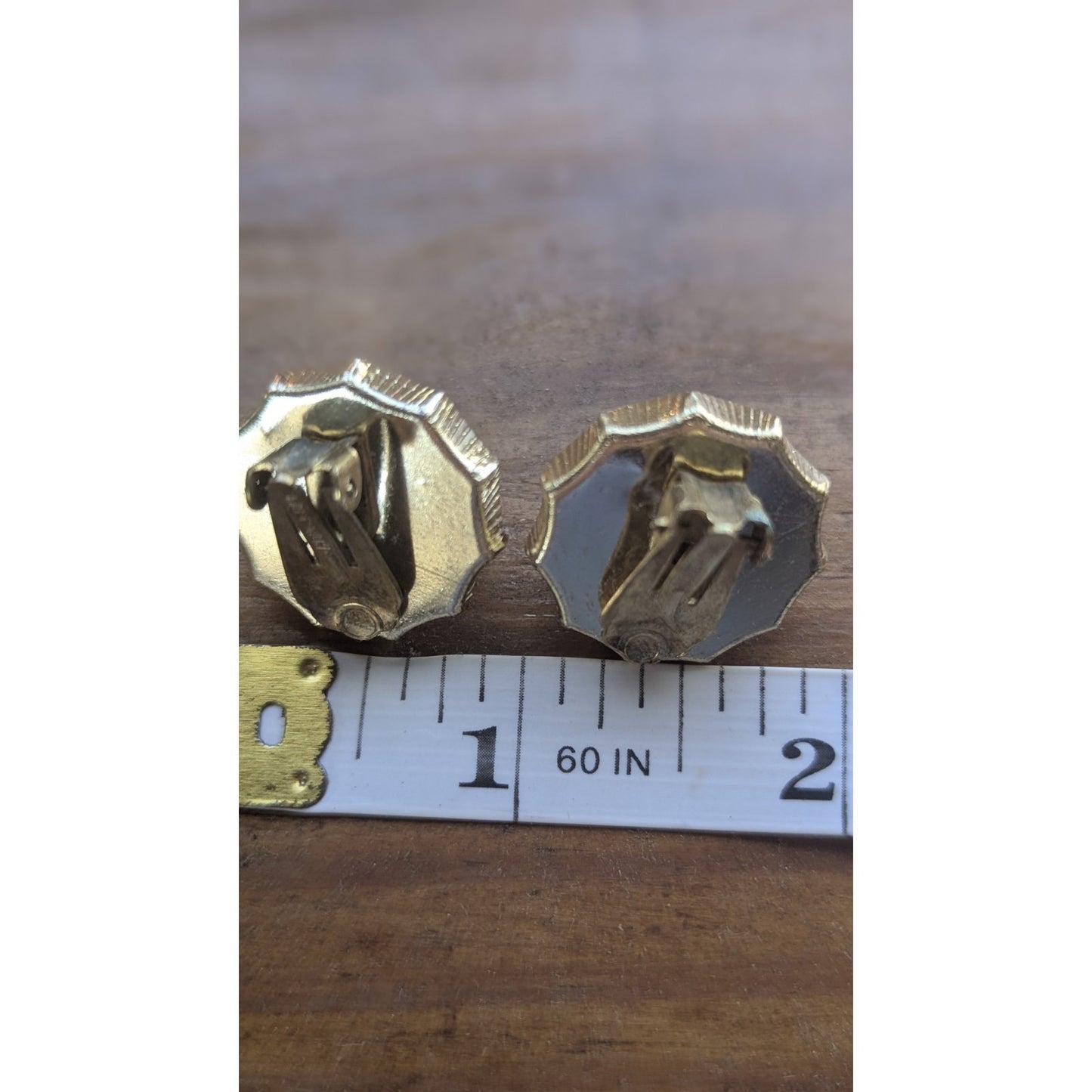 Vintage Hong Kong Amber Glass Cabochon Clip On Earrings Gold Tone Scalloped